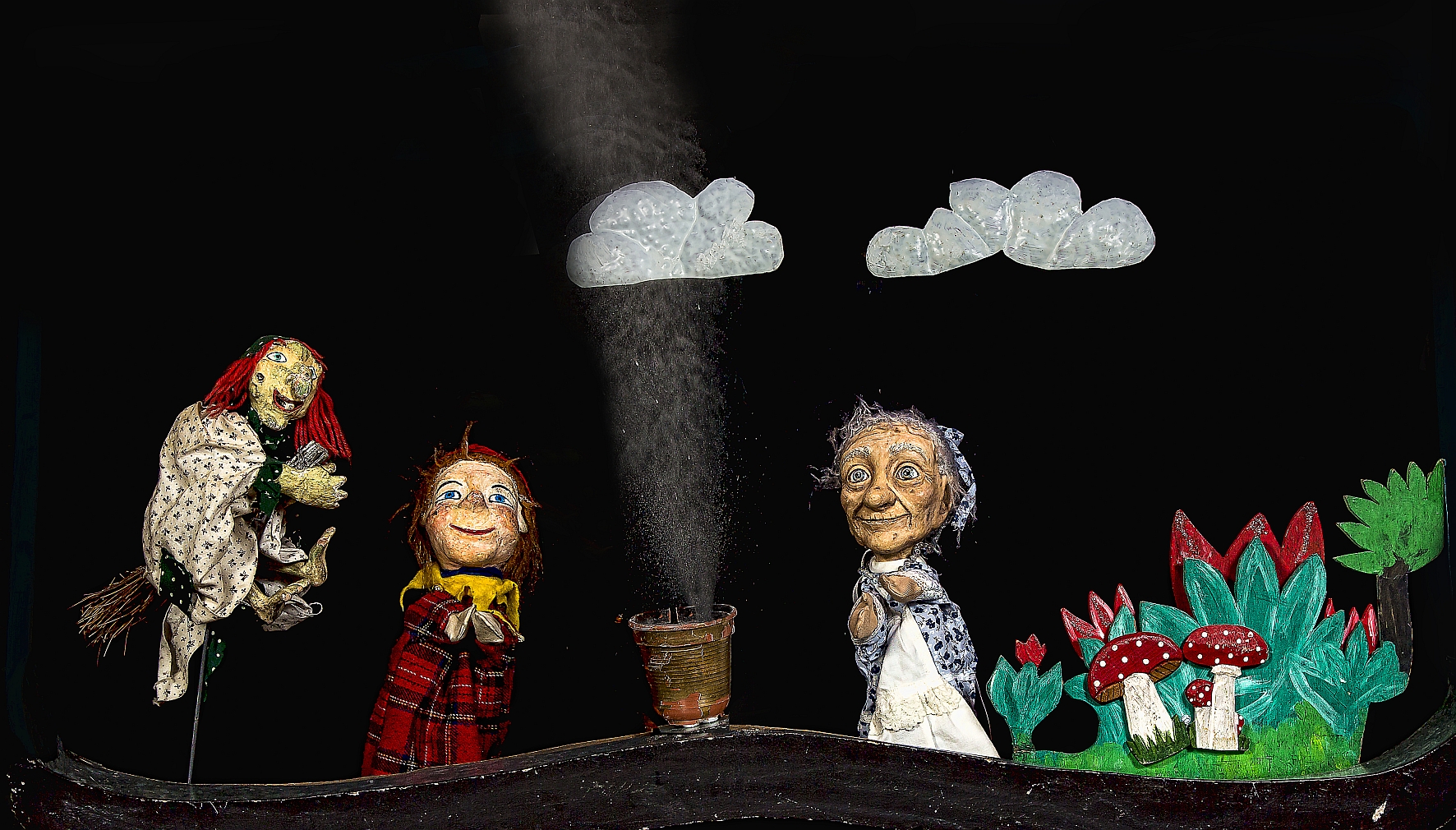 Hexe, Kasper, Oma und Zaubertrunk